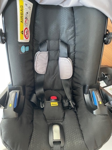 doona ＋ベビーカー　ISOFIXベースセット 1台3役 doona ベビーカー+ISOFIXベースセット1台3役！