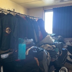 100着以上！衣服差し上げます。片付けの為。