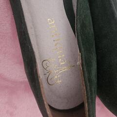 緑 パンプスの画像