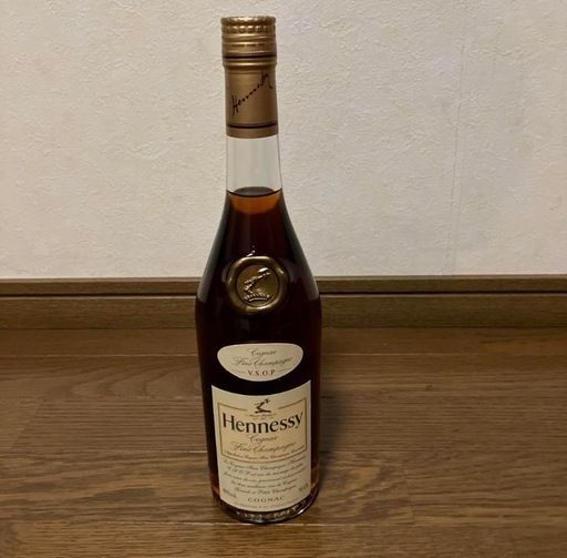 ⭕️新品未開封品 　Hennessy VSOP ブランデー ヘネシー 700ml   値下げ交渉可能。お気軽にお申し付け下さい。買い手が見つからない場合には今月末に削除致します。 ⭕️