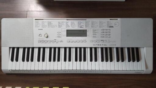 電子ピアノ カシオ LK -218