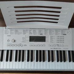 電子ピアノ カシオ LK -218の画像
