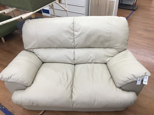 2人掛けソファー　ベージュ　使用感あり　背凭れ分解可能