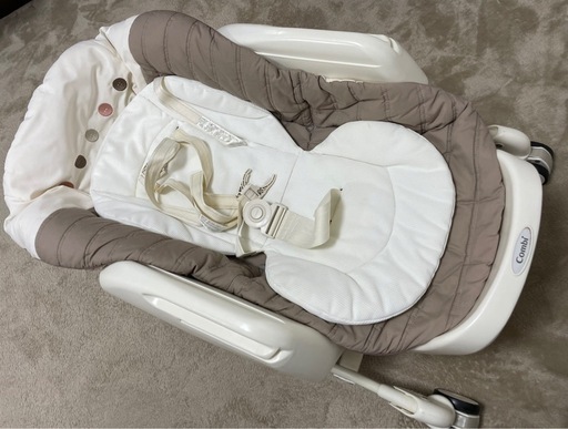 【Combi】電動バウンサー
