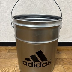 アディダス　ペール缶　