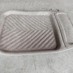 現金歓迎☆車　フロアマット　3個　3Ｄ立体　防水　ベロア風　雪国はコレでしょ♪　ベージュ系内装に……　小汚れ有り　引き取り限定です☆　の画像