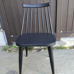 黒い椅子 １脚300円の画像