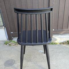 黒い椅子 １脚300円の画像