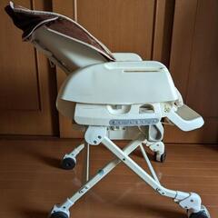 COMBI 電動 ハイローチェアの画像