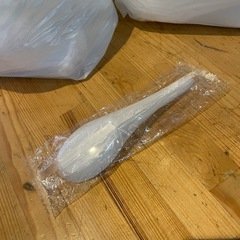 【引き取り限定】レンゲ　使い捨て　プラスチックの画像