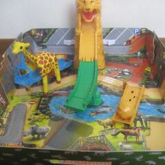 トミカ バッグに収納！ドキドキアスレチックサファリの画像