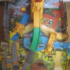 トミカ バッグに収納！ドキドキアスレチックサファリの画像