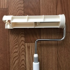 伸縮可能なカーペットクリーナー 本体　テープなし の画像