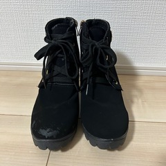 ショートブーツ　23cmの画像