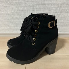 ショートブーツ　23cmの画像