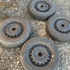 145/80R12  鉄ホイール付きスタッドレスタイヤの画像