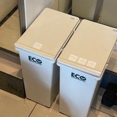 【無料】ゴミ箱2点セットの画像