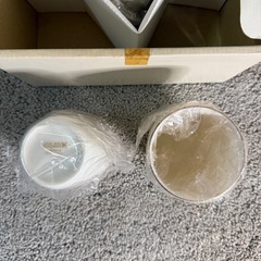 【167】未使用白い茶碗4個入り茶箱の画像