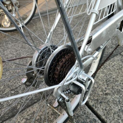 てなグッズや 26インチ 自転車 オートライト 6段ギア付き 中古動作品 自転車本体