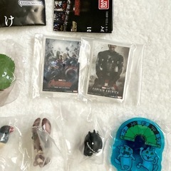 ガシャポン 景品色々セット　ガチャガチャ 鬼滅の刃 ならぶんです 待ちぼうけ でふぉラバ MARVEL ポスターアクリルスタンド 現場ねこ スタンプ 他の画像