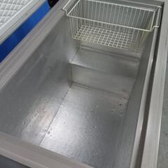 厨房機材　冷凍ストッカー　冷凍庫　上開きストッカー　ハイアル　良く冷えてます。　和歌山県対応致します。の画像