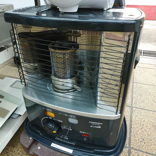 品質保証☆配達有り！5000円(税別）コロナ 石油ストーブ 2019年製 6畳～8畳 3.7L  訳あり
