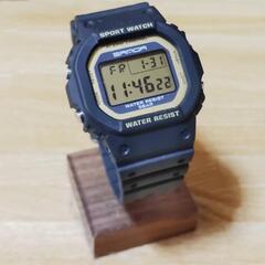 G-SHOCKタイプの腕時計 中国製 大きめ ブラック×ゴールド...