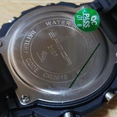 G-SHOCKタイプの腕時計 中国製 大きめ ブラック×ゴールド スタンド付属の画像