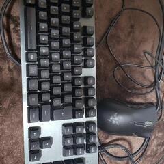 G413     Razer DeathAdder