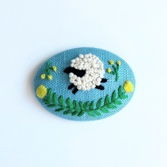 刺繍ブローチ初心者講習会本八幡徒歩４分の画像
