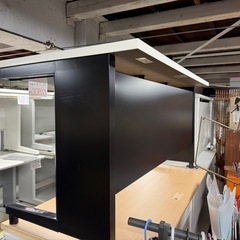 平机　OAデスク　幅140 奥70 高さ72cm　天板ホワイト　脚ブラックの画像
