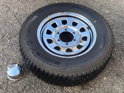 ブリザックdm-v3 215/70/R16 100Q ハイエース スタッドレス