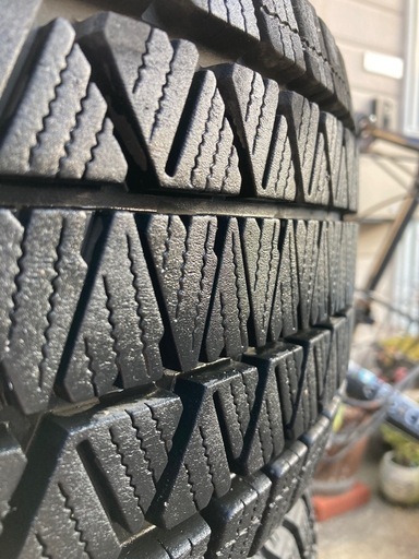 ブリザックdm-v3 215/70/R16 100Q ハイエース　スタッドレス