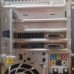 ★HP ENVY Phoenix 800-080jp　HP純正水冷CPUクーラー（赤LED)+Core i7　KモデルCPU　+グラボ搭載+無線LAN内蔵　ゲーミングデスクトップPC　プレミアム・ミニタワー型(レッド・イルミネーション付　アクリル透明 / 縦置き)の画像