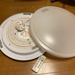 東芝LEDシーリングライト　調光可能リモコン付き
