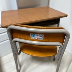 学校の机と椅子　KOKUYO 