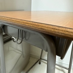 学校の机と椅子　KOKUYO の画像