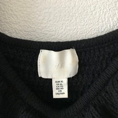 H&M ニットベスト トップスの画像