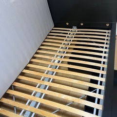 IKEA ダブルベッドフレームの画像