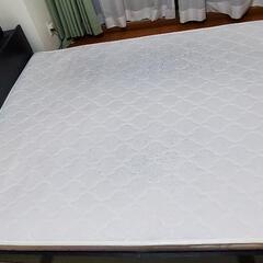 クイーンサイズ　ローベッド&マットレスの画像