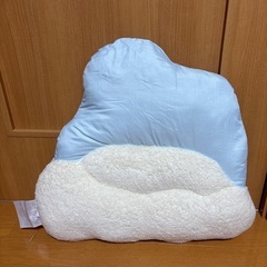 おさるのジョージクッションの画像