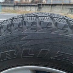 スタッドレス215/70R15
