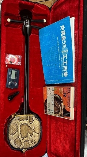 沖縄三線 知念大工型 スンチー塗り（値引き中） 格安?】知念大工型 三線 沖縄三線 知念大工型 スンチー塗り（値引き中