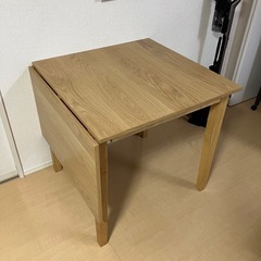 ダイニング　テーブル