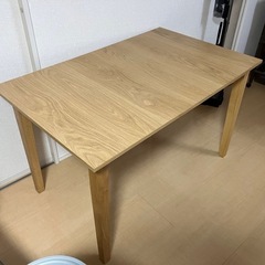 ダイニング　テーブルの画像
