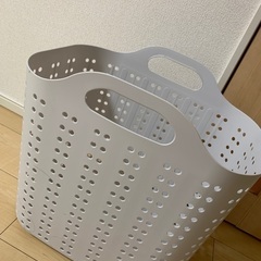 ニトリ　洗濯かご 3個