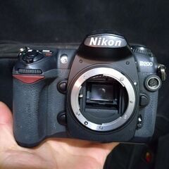 並品　nikon d200　本体のみ