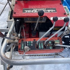大 型除雪機
フジイスノーロータリー1100GKDの画像