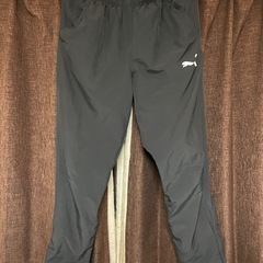 PUMAジャージの画像