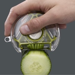 【新品】2,455円 ピーラー／野菜皮むき機の画像